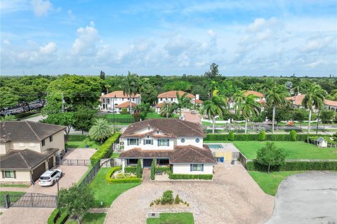 Villa ou maison à vendre à Miami, Floride: 6 chambres, 265.51 m2 № 1310496 - photo 3