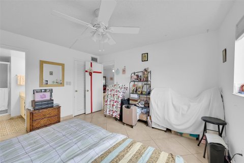 Condo in Sunrise, Florida, 2 bedrooms  № 957099 - photo 12