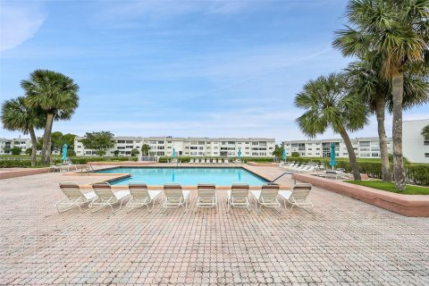 Copropriété à vendre à Sunrise, Floride: 2 chambres, 78.97 m2 № 957099 - photo 3