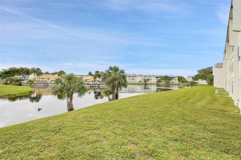 Copropriété à vendre à Sunrise, Floride: 2 chambres, 78.97 m2 № 957099 - photo 8