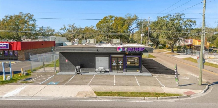 Commercial property in Orlando, Florida 222.97 sq.m. № 985273