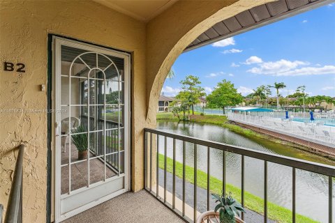 Condo in Greenacres, Florida, 2 bedrooms  № 1306000 - photo 5