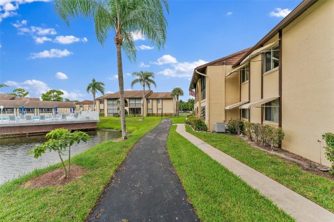 Copropriété à vendre à Greenacres, Floride: 2 chambres, 86.86 m2 № 1306000 - photo 2