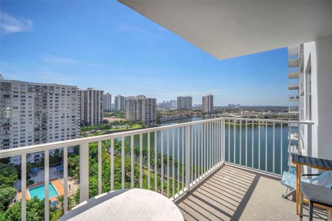 Copropriété à vendre à Aventura, Floride: 1 chambre, 99.03 m2 № 1306001 - photo 13