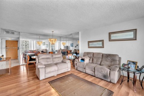 Condo in Aventura, Florida, 1 bedroom  № 1306001 - photo 6