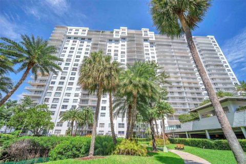 Condo in Aventura, Florida, 1 bedroom  № 1306001 - photo 20