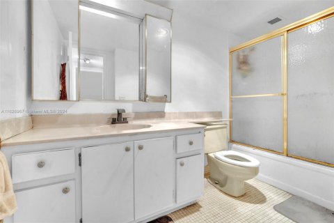 Condo in Aventura, Florida, 1 bedroom  № 1306001 - photo 9