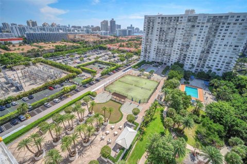 Condo in Aventura, Florida, 1 bedroom  № 1306001 - photo 15