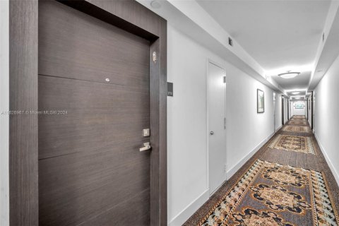 Condo in Aventura, Florida, 1 bedroom  № 1306001 - photo 4