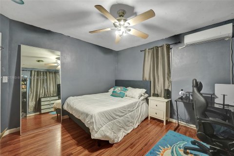 Casa en venta en Miami Gardens, Florida, 3 dormitorios, 138.42 m2 № 1325860 - foto 4