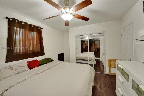 Casa en venta en Miami Gardens, Florida, 3 dormitorios, 138.42 m2 № 1325860 - foto 30