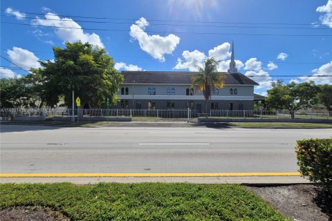 Propiedad comercial en venta en Miami Gardens, Florida № 1325821 - foto 5