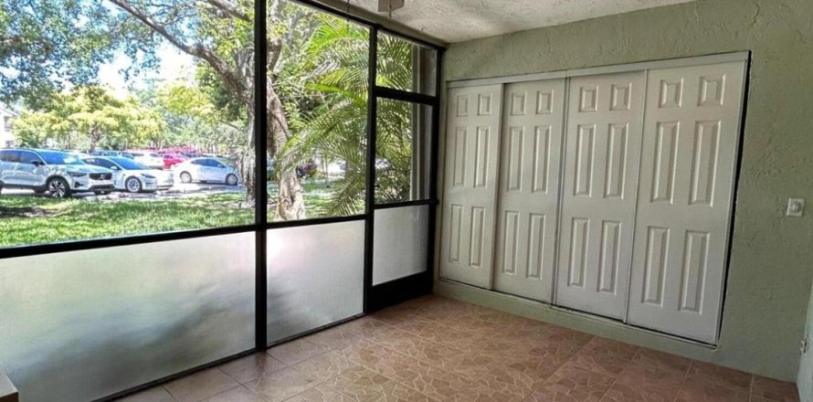 Condominio en Coconut Creek, Florida, 2 dormitorios  № 1133084