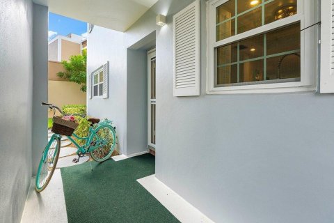 Condominio en venta en Atlantis, Florida, 2 dormitorios, 131.92 m2 № 1132739 - foto 2