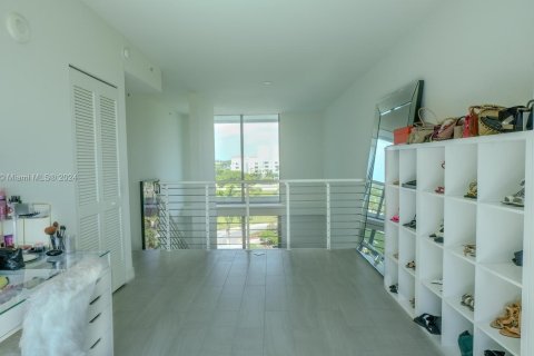 Copropriété à vendre à Sunrise, Floride: 2 chambres, 131.92 m2 № 1272018 - photo 24