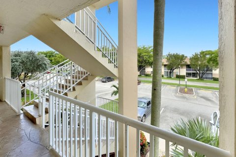 Condominio en venta en Tamarac, Florida, 2 dormitorios, 120.22 m2 № 1271978 - foto 4