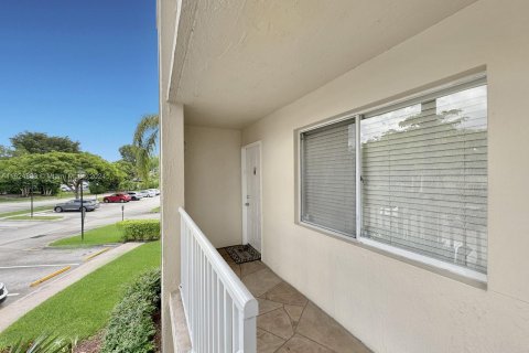 Condominio en venta en Tamarac, Florida, 2 dormitorios, 120.22 m2 № 1271978 - foto 5