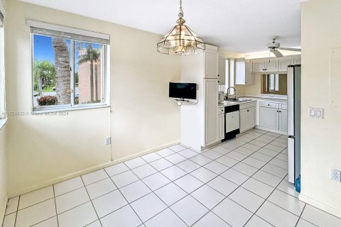 Condominio en venta en Tamarac, Florida, 2 dormitorios, 120.22 m2 № 1271978 - foto 16