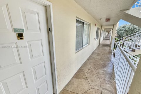 Condominio en venta en Tamarac, Florida, 2 dormitorios, 120.22 m2 № 1271978 - foto 6