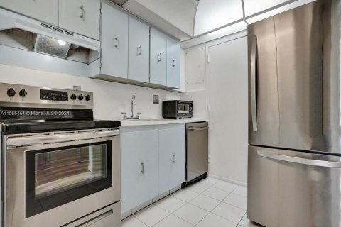 Copropriété à vendre à Sunny Isles Beach, Floride: 1 chambre, 96.62 m2 № 1103841 - photo 17