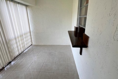 Condominio en venta en Lauderhill, Florida, 2 dormitorios, 101.26 m2 № 934390 - foto 13