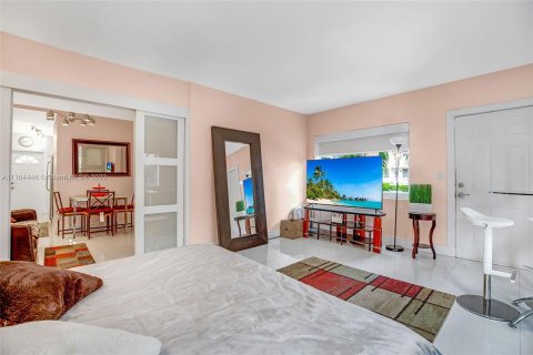 Copropriété à vendre à Miami Beach, Floride: 2 chambres, 69.12 m2 № 9748 - photo 7