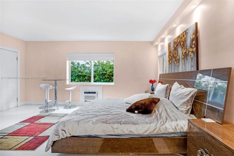 Condominio en venta en Miami Beach, Florida, 2 dormitorios, 69.12 m2 № 9748 - foto 4