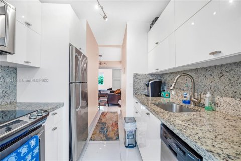 Condominio en venta en Miami Beach, Florida, 2 dormitorios, 69.12 m2 № 9748 - foto 5