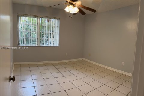 Copropriété à vendre à Cutler Bay, Floride: 2 chambres, 110.74 m2 № 1132552 - photo 8