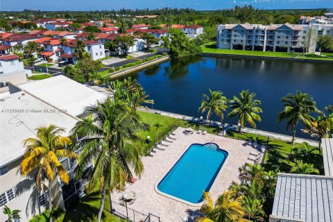 Condominio en venta en Cutler Bay, Florida, 2 dormitorios, 110.74 m2 № 1132552 - foto 4