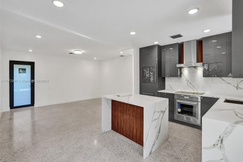 Immobilier commercial à vendre à North Miami Beach, Floride: 152.64 m2 № 1132598 - photo 7