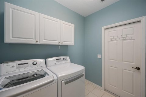 Townhouse in Melbourne Beach, Florida 3 bedrooms, 180.23 sq.m. № 937710 - photo 14