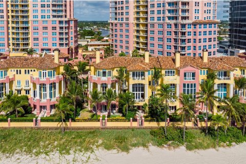 Touwnhouse à vendre à Fort Lauderdale, Floride: 5 chambres, 388.33 m2 № 890198 - photo 25