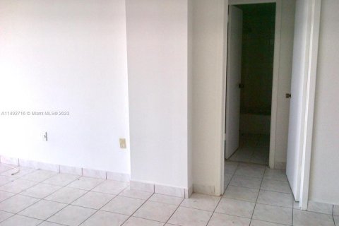 Купить кондоминиум в Норт-Майами, Флорида 2 спальни, 101.82м2, № 860218 - фото 9