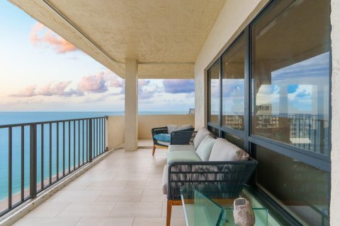 Condo in Lauderdale-by-the-Sea, Florida, 3 bedrooms  № 876422 - photo 23