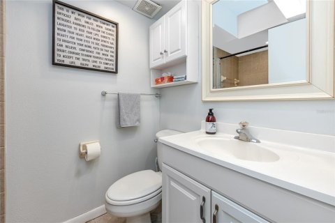 Condominio en venta en New Port Richey, Florida, 1 dormitorio, 65.22 m2 № 1134633 - foto 19