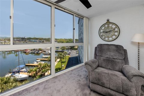 Condominio en venta en New Port Richey, Florida, 1 dormitorio, 65.22 m2 № 1134633 - foto 20