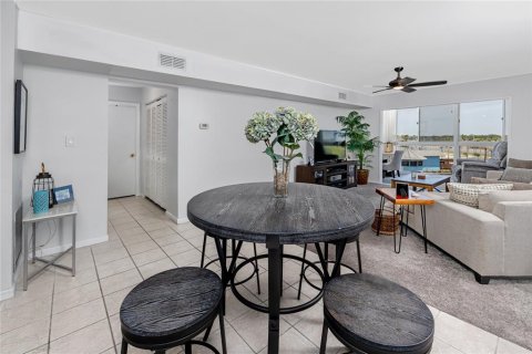 Condominio en venta en New Port Richey, Florida, 1 dormitorio, 65.22 m2 № 1134633 - foto 16