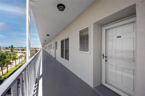Condominio en venta en New Port Richey, Florida, 1 dormitorio, 65.22 m2 № 1134633 - foto 28