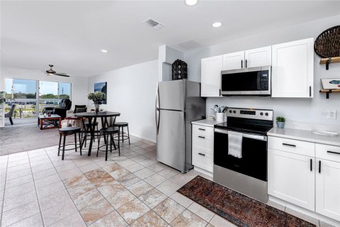 Condominio en venta en New Port Richey, Florida, 1 dormitorio, 65.22 m2 № 1134633 - foto 5