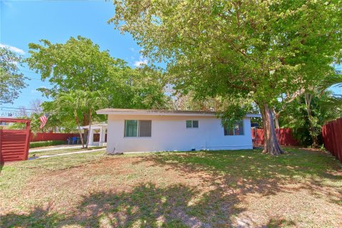 Villa ou maison à vendre à Fort Lauderdale, Floride: 2 chambres, 125.05 m2 № 1145635 - photo 17