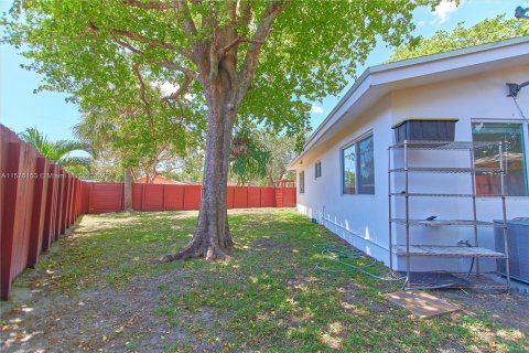 Villa ou maison à vendre à Fort Lauderdale, Floride: 2 chambres, 125.05 m2 № 1145635 - photo 18