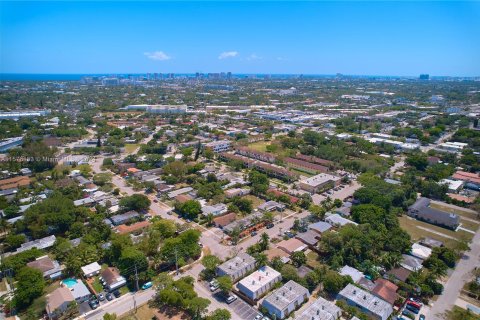 Villa ou maison à vendre à Fort Lauderdale, Floride: 2 chambres, 125.05 m2 № 1145635 - photo 25