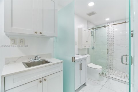 House in Fort Lauderdale, Florida 2 bedrooms, 125.05 sq.m. № 1145635 - photo 16