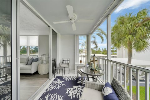 Condo in Delray Beach, Florida, 2 bedrooms  № 883346 - photo 14