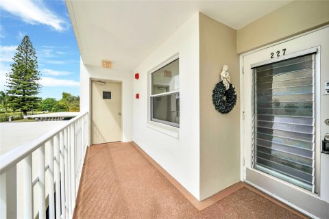 Condo in Delray Beach, Florida, 2 bedrooms  № 883346 - photo 13