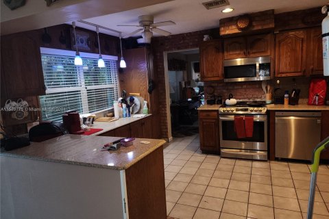 Casa en venta en Dania Beach, Florida, 3 dormitorios, 134.8 m2 № 1179123 - foto 4