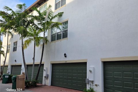 Casa en venta en Miramar, Florida, 3 dormitorios, 181.62 m2 № 1328436 - foto 3