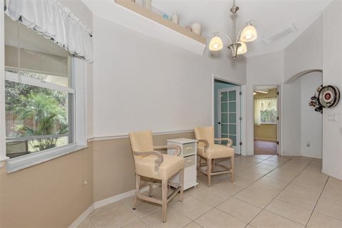 House in North Port, Florida 4 bedrooms, 197.14 sq.m. № 372864 - photo 15