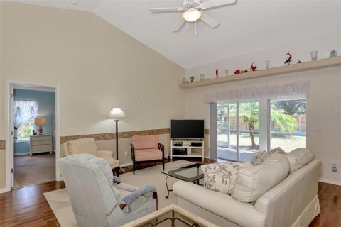 House in North Port, Florida 4 bedrooms, 197.14 sq.m. № 372864 - photo 7